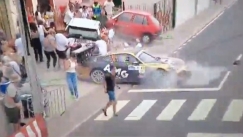 Αγωνιστική Porsche έπεσε πάνω σε πλήθος στο Ράλι Μαδέιρα: Τραυματίστηκαν παιδιά (vid) 
