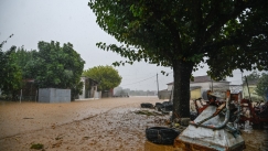 Η κακοκαιρία χτυπάει «άσχημα» τη Λήμνο: Ακόμη ένας νεκρός από τον χείμαρρο 