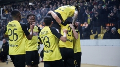 Οι παίκτες της ΑΕΚ πανηγυρίζουν