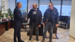 Μαθήματα τιμιότητας και ηθικής από οδηγό λεωφορείου: Παρέδωσε τσάντα με 1.400 ευρώ