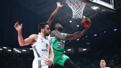 Ο βασιλιάς ξεγύμνωσε τη βασίλισσα