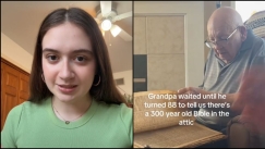 TikToker ανακάλυψε ιστορική Βίβλο στη σοφίτα του παππού της και έγινε viral (vid)