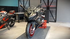 Η QJMOTOR SRK 921 RR βρίσκεται στην Ελλάδα