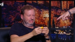 Κόντεψε να κάνει εμετό ο Γιοχάη στο Dragon's Den: «Μας δουλεύει; Θα πάθουμε τίποτα ρε» (vid)