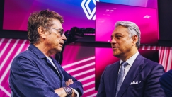 Renault και Ζαν-Μισέλ Ζαρ επεκτείνουν τη συνεργασία τους για την ηχητική εμπειρία στα οχήματα της μάρκας