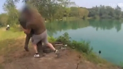 Πιάστηκε στα χέρια με αστυνομικούς επειδή ψάρευε παράνομα σε λίμνη της Βρετανίας (vid)