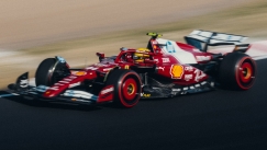 H Ferrari βρέθηκε με την πλάτη στον τοίχο και «τρέχει» να βγει από την… άβυσσο