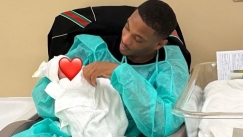 Ο Αντονί Μαρσιάλ με το μωράκι του