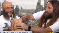 Αυστραλοί κατέχουν το παλαιότερο μπέργκερ στον κόσμο: Δείτε πώς είναι 29 χρόνια μετά!