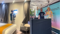 Η διαφήμιση του Jet2holidays σαρώνει στο ελληνικό και ξένο TikTok: Από τα ερωτικά κλιπ μέχρι και τις πιο failed καταστάσεις