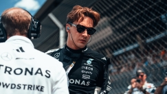 Ο Ράσελ διαψεύδει περί αποχώρησης από τη Mercedes: «Δεν πάω πουθενά»