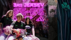 Τρίτη φανέλα με κεντητό τριφύλλι και αύρα... street art της Αθήνας