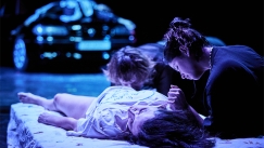 Παράσταση με live κολποσκόπηση στο Φεστιβάλ Αθηνών