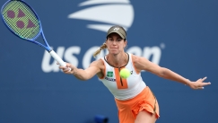 Η Άννα Μπόνταρ