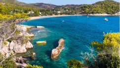 «Η Ταϊλάνδη της Ευρώπης»: Πώς βλέπουν την Ελλάδα στο εξωτερικό και πώς στο εσωτερικό