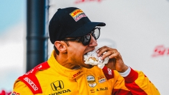 O Άλεξ Παλού δεν θα... μασάει δίπλα στον Φερστάπεν