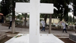 Απίστευτη περιπέτεια σε κηδεία στο Ηράκλειο: Άφησαν τον νεκρό χωρίς τάφο επειδή οι υπεύθυνοι εξαφανίστηκαν (vid)