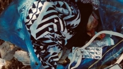 Παλαιό Φάληρο: Η μητέρα φέρεται να πέταξε πρώτα την κόρη της, μετά τα ρούχα της και επιχείρησε να διαφύγει στην Αλγερία (vid)