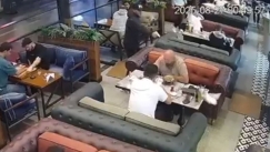 Τουρκία: Η στιγμή της εν ψυχρώ εκτέλεσης πρώην προέδρου ποδοσφαιρικής ομάδας (vid)