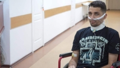 Συγκλονιστική ιστορία Ουκρανού στρατιώτη: Επέζησε έρποντας και με κομμένο λαιμό για πέντε ημέρες (vid)