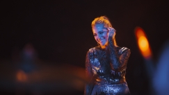 Πάντα «Κάτι Καίγεται» με τη Νατάσσα Μποφίλιου