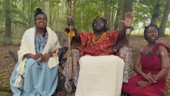 Βασιλιάς αφρικανικής φυλής καταράστηκε μια γυναίκα και μετά από λίγο σκοτώθηκε σε φρικτό τροχαίο (vid)