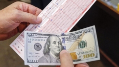 Η 83χρονη που κέρδισε 83 εκατ. δολάρια στο λαχείο και τα έχασε όλα λόγω μιας εφαρμογής