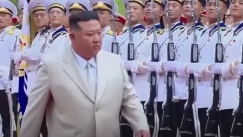 Ο λόγος που ο Κιμ Γιονγκ Ουν έχει απαγορεύσει συζητήσεις για χάμπουργκερ, παγωτό και καραόκε στη χώρα του (vid)