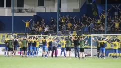 Οι παίκτες του Παναιτωλικού με τον κόσμο