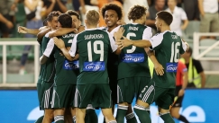 Οι παίκτες του Παναθηναϊκού πανηγυρίζουν το γκολ με τον Λεβαδειακό