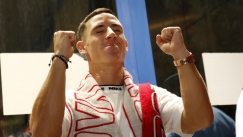 Ο Ντάνιελ Ποντένσε του Ολυμπιακού κατά την άφιξή του στην Αθήνα