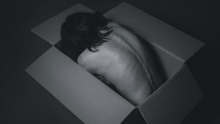 Βρετανίδα αποκαλύπτει σοκαριστικές πληροφορίες για τα "Dubai porta potty" και τα «περίεργα φετίχ» για πρίγκιπα