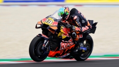 Ο Μπίντερ ταχύτερος και στο 1-2 η KTM την Παρασκευή στη Βαρκελώνη (vid)