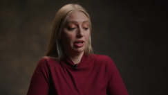 Από την αδελφότητα Amis - στριπτιζέζ: Η απίστευτη ιστορία της γυναίκας που άφησε πίσω τις παραδόσεις της (vid)