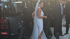 Μπιρμπίλη και Βαρδινογιάννης: Η στιγμή που η νύψη φτάνει στην εκκλησία - Οι κουμπάροι και οι καλεσμένοι