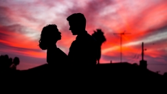 Το viral φαινόμενο «Mankeeping»: Αποκαλύπτει την κρυφή συναισθηματική δουλειά των γυναικών προς τους άντρες