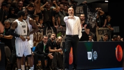 Γιούρι Ζντοβς