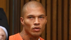 Jeremy Meeks: Ο «πιο σέξι εγκληματίας του κόσμου» αποκαλύπτει γιατί ζει σε αγαμία (vid)