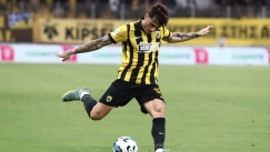 Ο Ρότα με τη φανέλα της ΑΕΚ