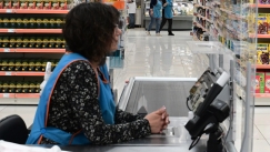 Οι φράσεις που μισούν περισσότερο οι ταμίες των σούπερ μάρκετ και τις ακούν κάθε μέρα