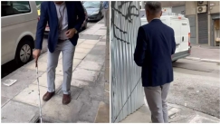 Tρύπες, εργοτάξια και παρκαρισμένα μηχανάκια: Η ντροπιαστική βόλτα τυφλού στην Αθήνα (vid)