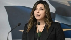 Η Ζαχαράκη ζήτησε τον λόγο από Χρυσοχοΐδη: Σάλος για τη βία των ΜΑΤ σε δασκάλους και μαθητές