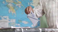 Δημοσκόπηση Metron Analysis: Απέχει η ΝΔ από την αυτοδυναμία: Τι απαντούν στο «Μητσοτάκης ή χάος»