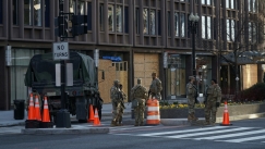 Πυροβολισμοί δίπλα στον Λευκό Οίκο: Δύο Εθνοφρουροί σοβαρά τραυματίες, «θα το πληρώσει ακριβά», προειδοποιεί ο Τραμπ (vid)