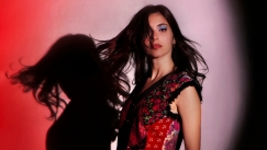 Η Νεφέλη Φασούλη σας περιμένει στον «Σταυρό του Νότου Club»