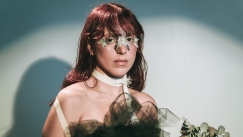 Κάπου ανάμεσα στο «Between» (vid)