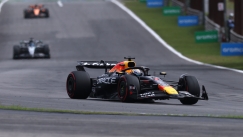 Η McLaren ζητά απαντήσεις από τη FIA για την αλλαγή κινητήρα του Φερστάπεν