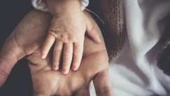 Άνδρας στη Ρωσία άλλαζε ονοματεπώνυμο κάθε χρόνο για να αποφύγει τη διατροφή παιδιού