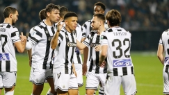 Οι παίκτες του ΠΑΟΚ πανηγυρίζουν στην Τούμπα