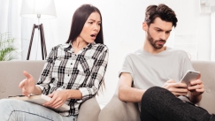 Ιδιωτικός ντετέκτιβ μοιράζεται τη διαφορά στον τρόπο που οι άνδρες και οι γυναίκες απατούν